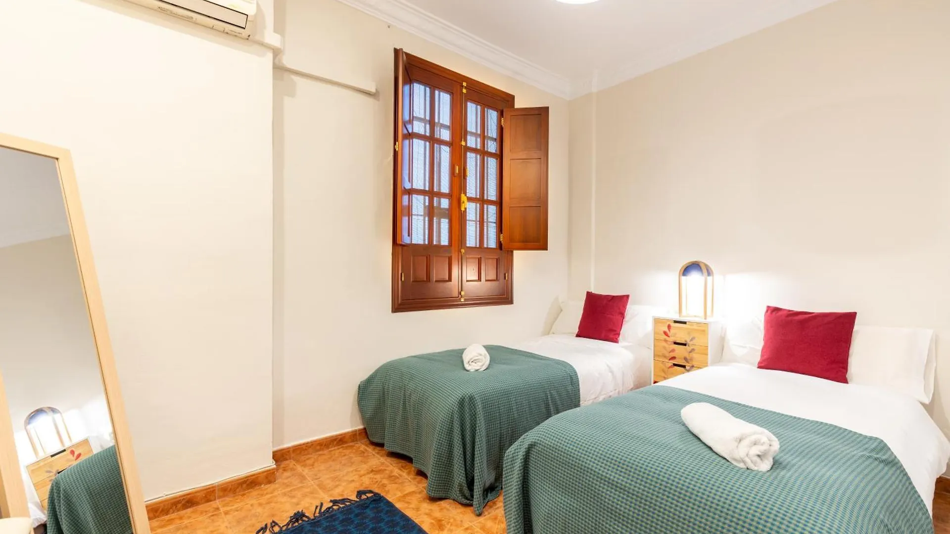 Aoa Green Gardens Family House Seville Spain