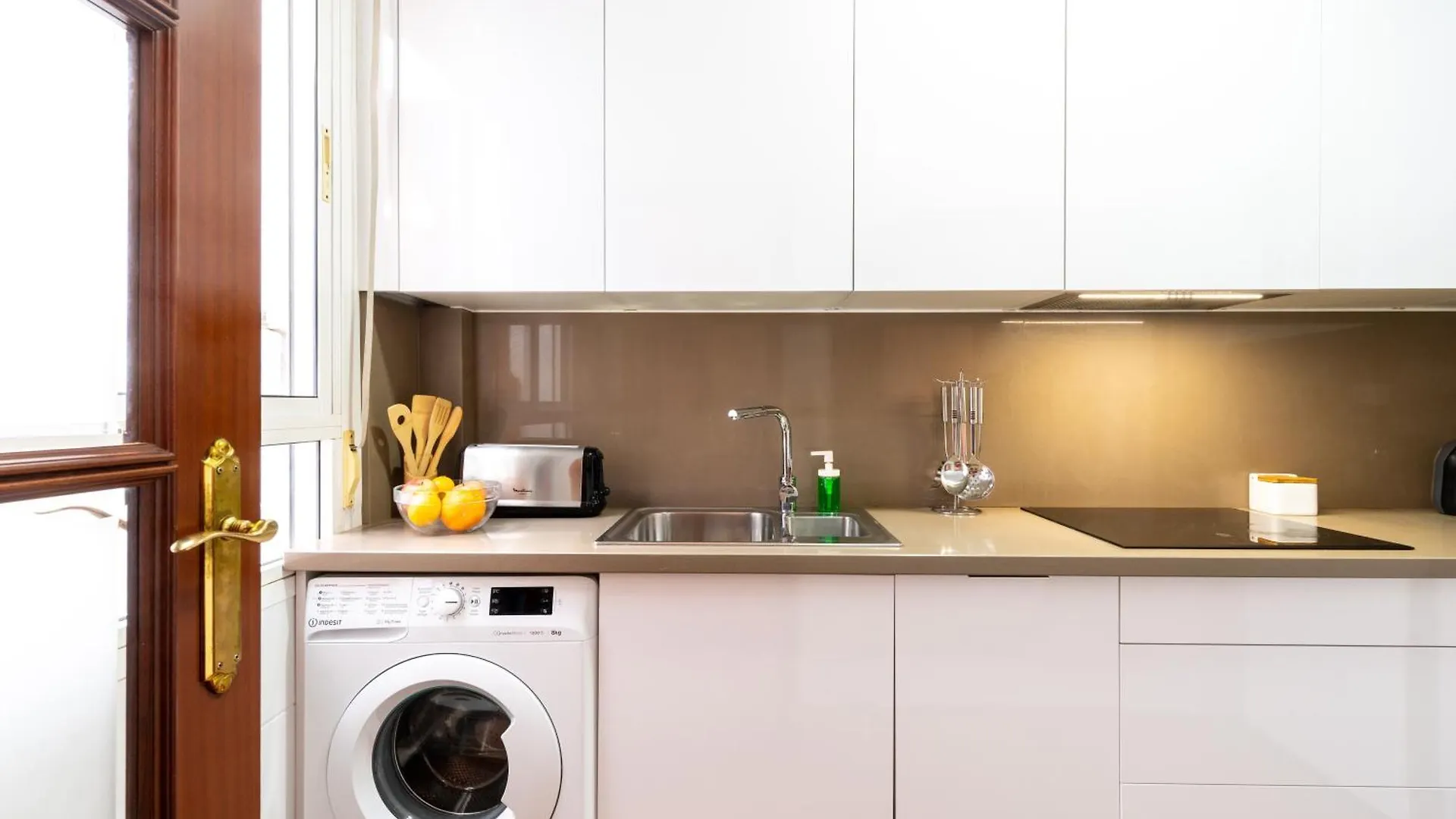 Aoa Green Gardens Family House Seville Apartment